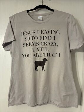 Source Unknown Light Gray Graphic Tee with Black Print